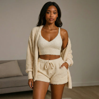 Vantasia Soft Lounge Set | Dreiteiliges Plüsch-Set aus Shorts, Top und Jäckchen
